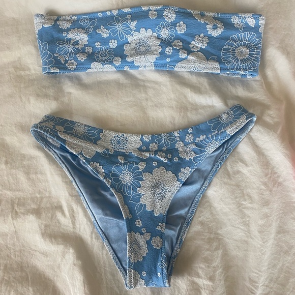 Triangl Selena Blue Floral Bandeau Bikini - Picture 1 of 4